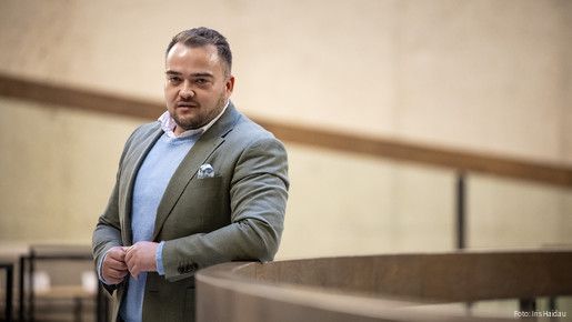 Zu sehen ist ein Porträtfoto von Matthäus Fandrejewski, dem Vorsitzenden der dbb jugend.