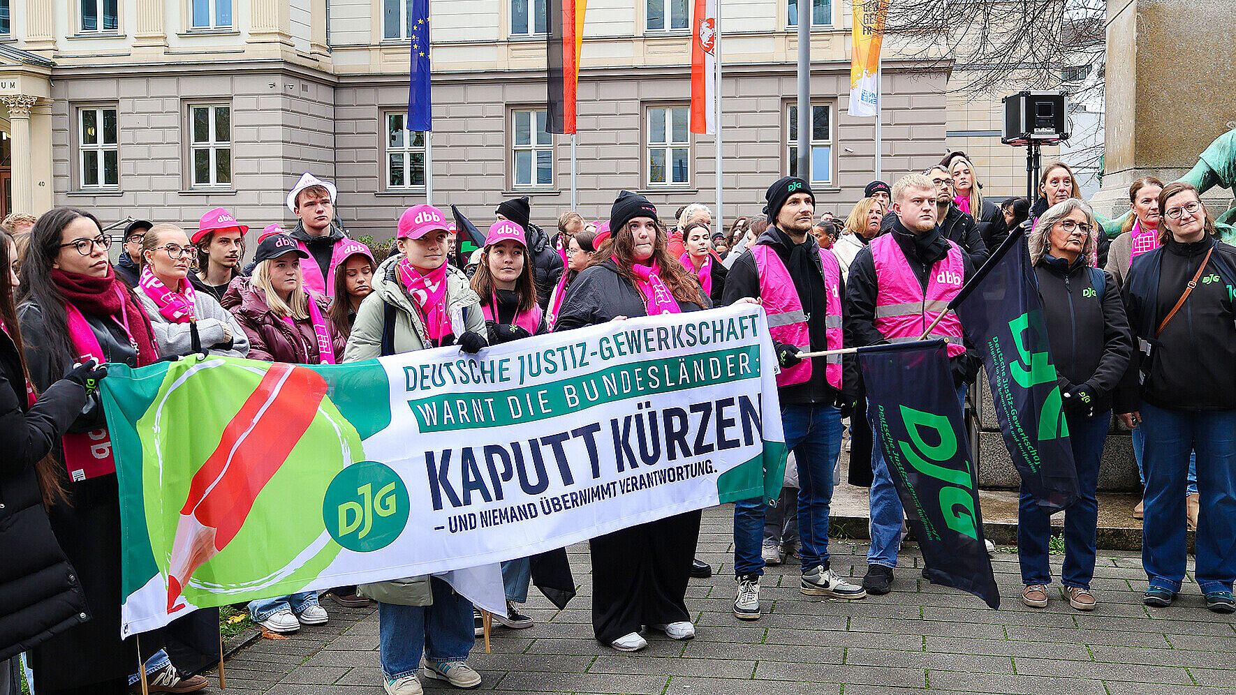 Einkommensrunde der Länder: „Gute Arbeitsbedingungen sind kein Luxus!“